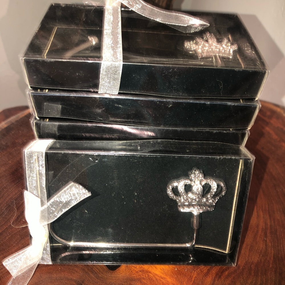 Crown purse hooks
